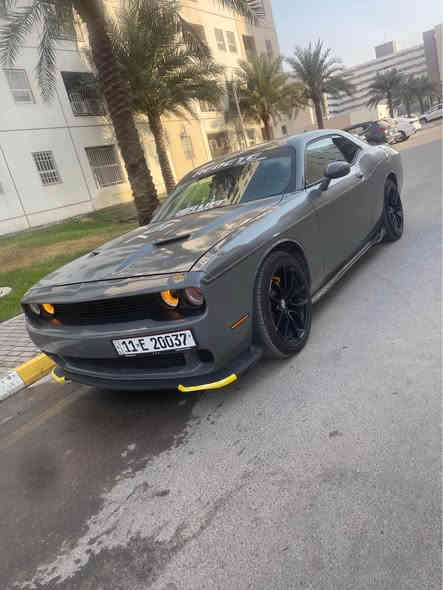 السلام عليكم 
دوج جالنجر 2018 للبيع 
6 سلندر 3.6 تو ويل 
كواصفات ال sxt معروفة وشادلها سستم صوت وسبوفر بالجنطة وسقف روز رايز متغير 
السيارة كل نقص مابيها بس حساس ويل فقط حادثها موجود بالصور وبدون دواخل وحتى لا اتعبني واتعبك ابيع صبغ حزام مع العلم بدون دواخل حادثها مكاني بسماية رايدها 155 السيارة كل نقص مابيها كير محرك صدر كهربائيات كلها كاملة 
*********** بغداد
