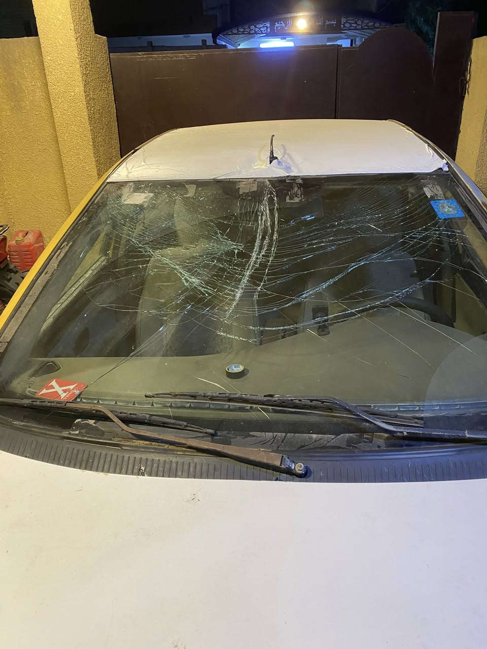 السلام عليكم 
للبيع مديل 2011
رقم جديد هزه جديده
مصفره هيئه
السعر 25وبي مجال 
***********
العنوان بغداد حي التراث
