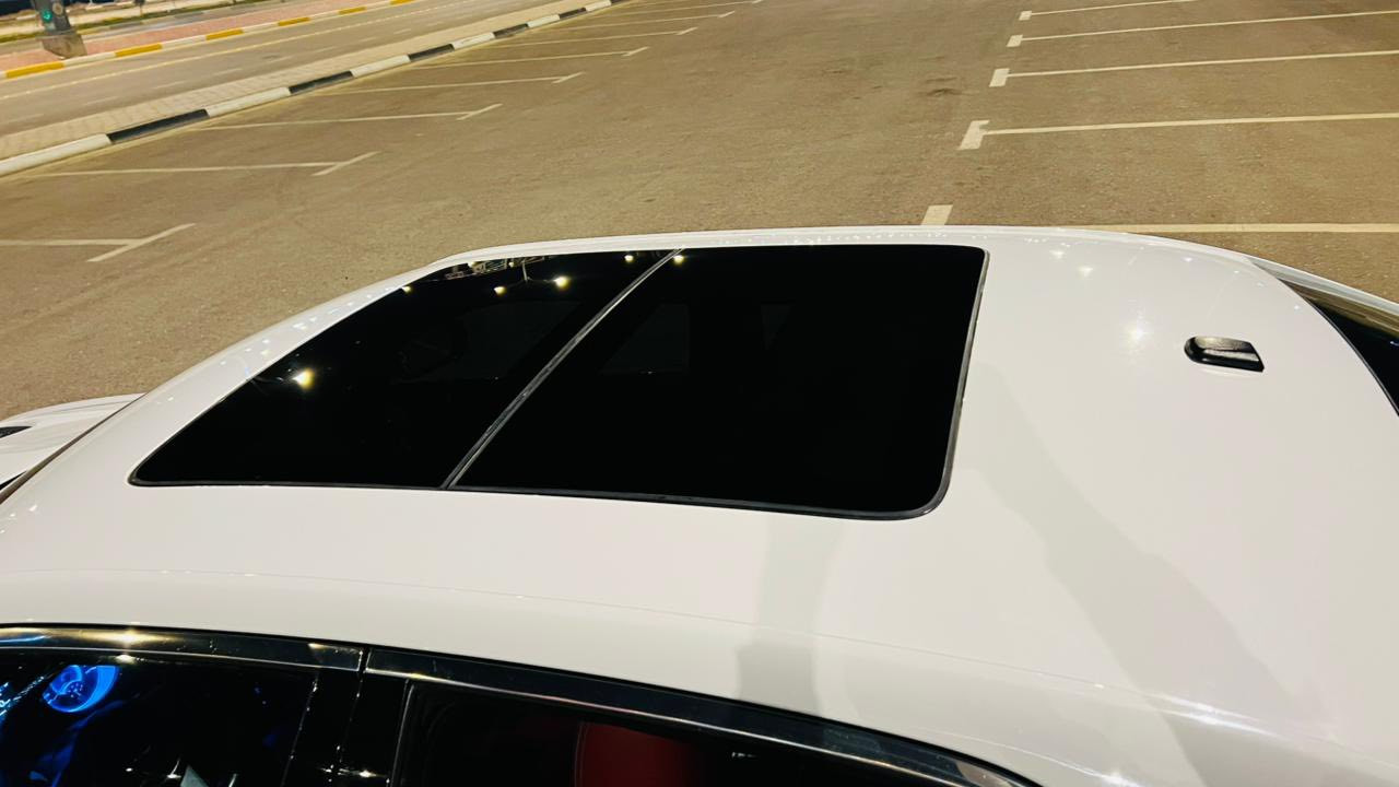 اوباما  RT الموديل: 2012 جكات
الفئة: S تو ويل
المحرك: V8 سعة 5700
الوارد: امريكي 
الحالة: السياره صور حادث في المنشور 
بنيد محدث SRT وجاملغ صبغ بدون اي دواخل 
الباقي كله مكفول 
الممشى: 150 ألف ميل حقيقي بشرط
رقم السيارة: بغداد مميز تاخد تحويل
المواصفات:
1- فئة S فول مواصفات للاخير لل دمام الخلفي
2- بصمة تشغيل
3- كلاصات حار بارد
4- شفتات ستيرن
5- نظام سبورت
6- كشنات جلد احمر أصل SRT
7- كشنات كهرباء و خزن
8- كشنات تدفئة و تبريد
9- تدفئة ستيرن
10- مثبت سرعة
11- كاميرا خلفية
12- مرايا جانبية هيتر
13- حساسات اماميه و خلفيه 
14- دخول ذكي (بصمة)
15-ويل قياس 20 نجمه 
16- دمام خلفي
17- مري قلاب اوتو
وباقي مواصفات فئة S المعروفة
السياره كلش نظيفه و كلش معتني بيها و الصور كدامك تجي تشوفها بعينك و تحكم

السياره عليه اضافات كلش هواي اكسل قفل srt شوته srt كل الغراض srt بس مكينه 5700 
السعر 185 وبيه مجال
مكان السياره كربلاء 
***********
