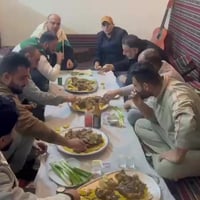 هيت الكورنيش • مجمع الملكه • مقهى النجوم