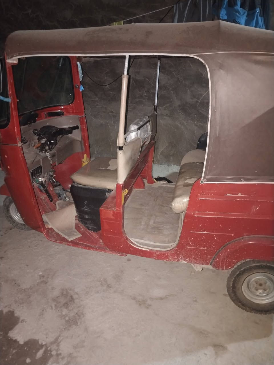 السلام عليكم تكتك موديل 18رقم وسنويه بيه بدايه بكن ودوس يردله تعمير
السعر 4600 
مكاني الامين الثانيه 
***********
