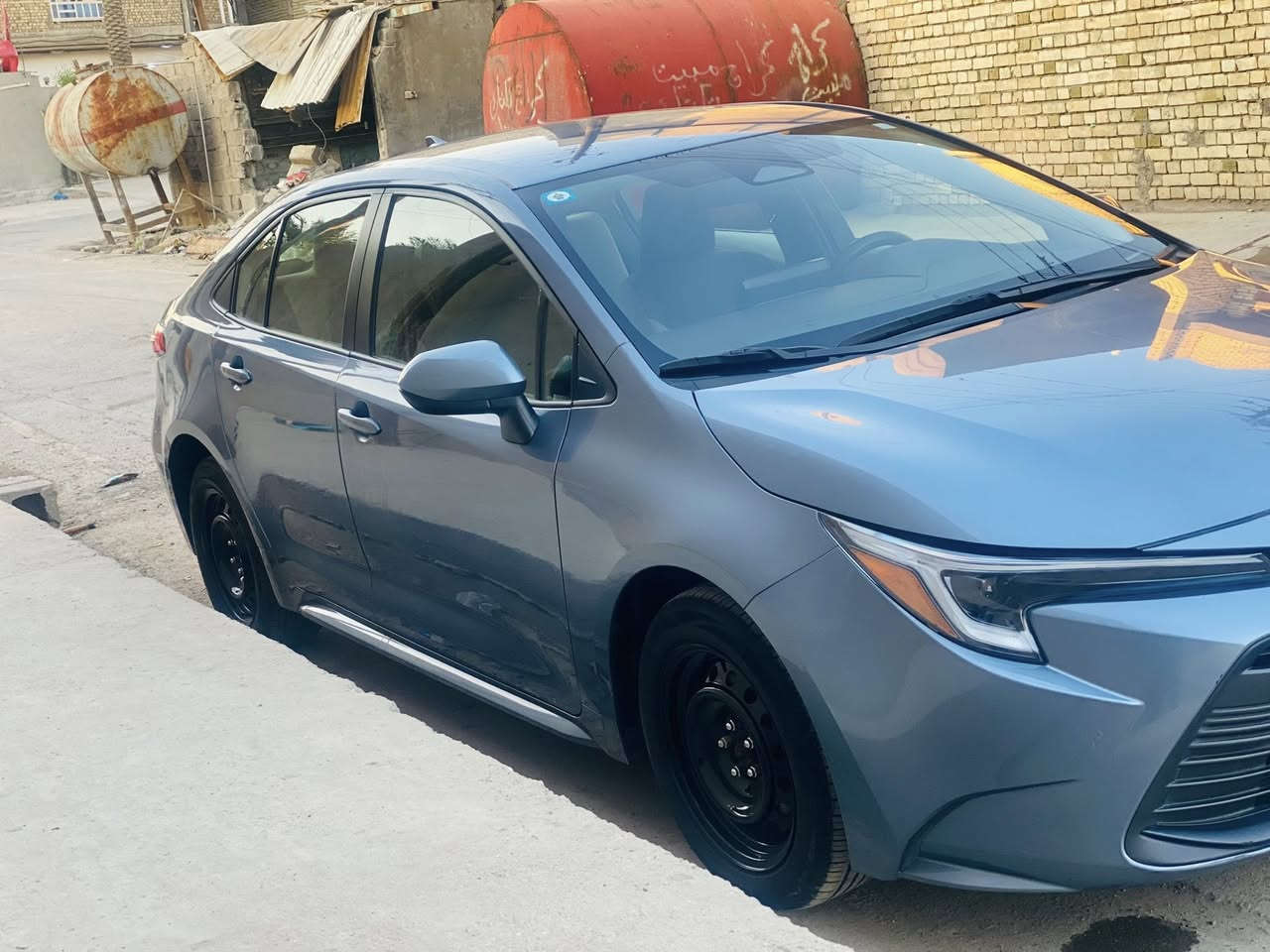 السلام عليكم
كورلا هايبرد موديل 2024 وارد امريكي
وارد امريكي ياباني اصلي HEV 
مرقم بغداد بسمي 

اللون بحري سمائي 
محرك 1800 هايبرد
ماشية 27 الف مشي امريكا 21 الف

حادثها جنطة و جاملغ بارد 
بدون ايرباك
صور الحادث مرفقة بالمنشور
              
مواصفاتها LE
رادار امامي
قيادة ذاتية
كروس مثبت سرعة
3 انظمة قيادة
تحديد مسار
فول تحكم استيرن 
تخفيف ذاتي عند الاقتراب 
داخل لونين ابيض
لايت زينون بلادي
حساس تاير
شاشة ابل كار بلي
كاميرا خلفية
هند بريك بصمه
اوتو هولد 
مانع انزلاق
بجم كبس

السعر 165 وبيها مجال

العنوان بغداد الحبيبية

للاستفسار الاتصال على الرقم

***********
