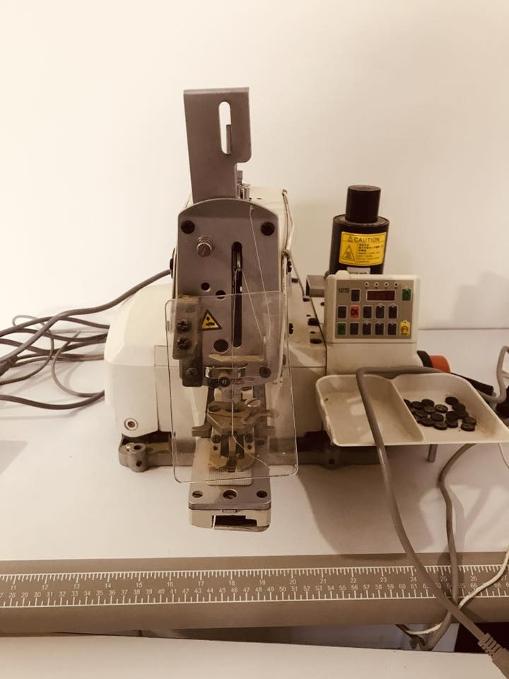 مكائن خياطة مستعملة قليل 
مكينة الاوفر 
مكينة السنجر 
مكينة الاورليه (الرش)
مكينة بيت الدگمة 
مكينة الدكم
مكبس حراري 
العنوان البصرة
التواصل على الرقم 

0781 210 2916
