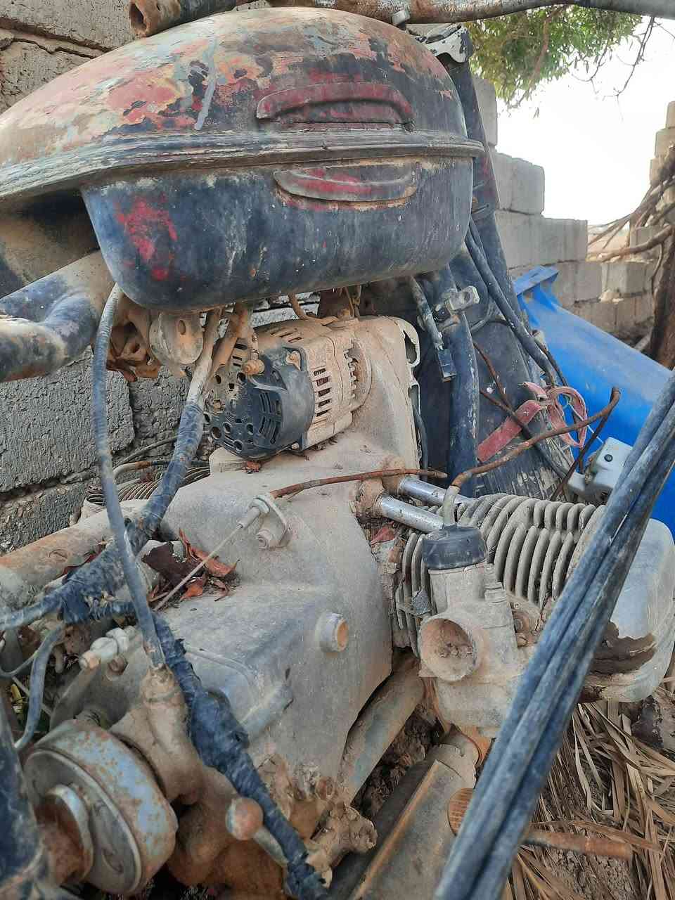 السلام عليكم دراجة إربد روسي القديم أهل الخبرة يعرفوها متروكة من زمان للبيع المكان النجف الحيدرية للاستفسار الإتصال ***********  ***********
