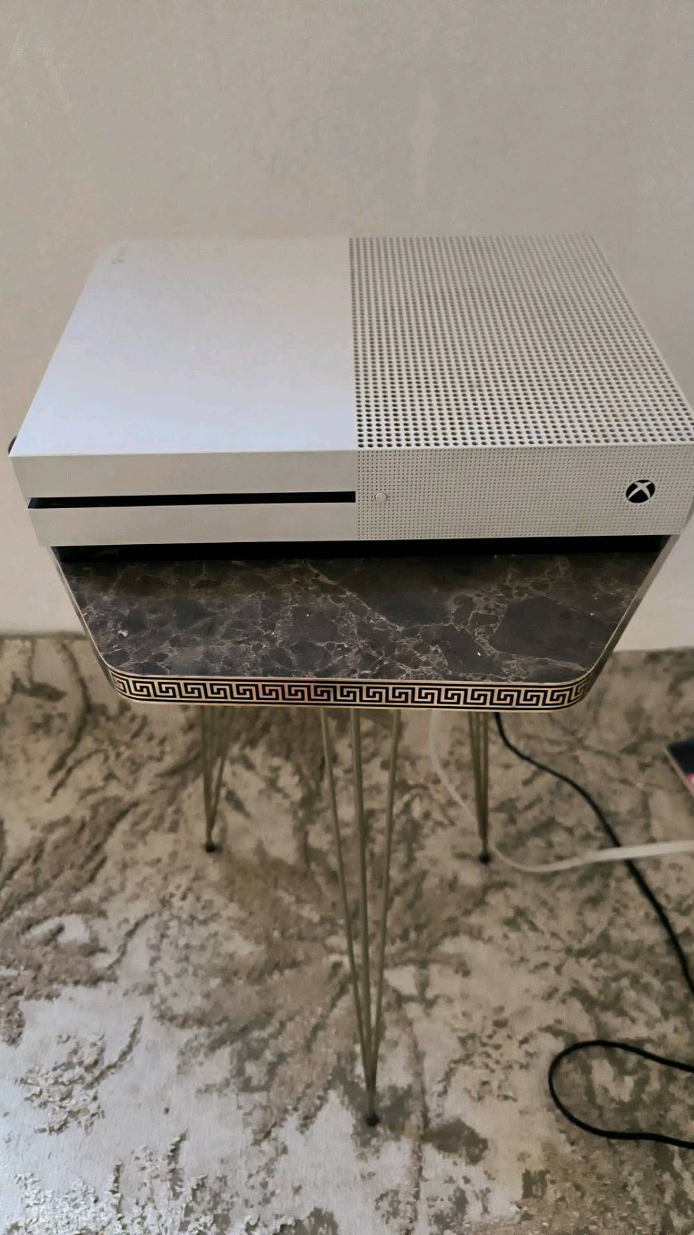 سلام عليكمXBOX ONE S بيع او مراوس بمبايل هونر هارد 500وياه 9اقراص وبطاريات 2