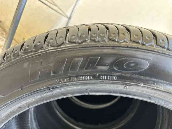 للبيع تخم تاير هيلو صيني قياس 215/45/17 اخو الجديد انتاج 2023 نظافته 90% لارگعه ولافتيله السعر 150 ألف قفل يوجد توصيل لكل المحافظات ***********
