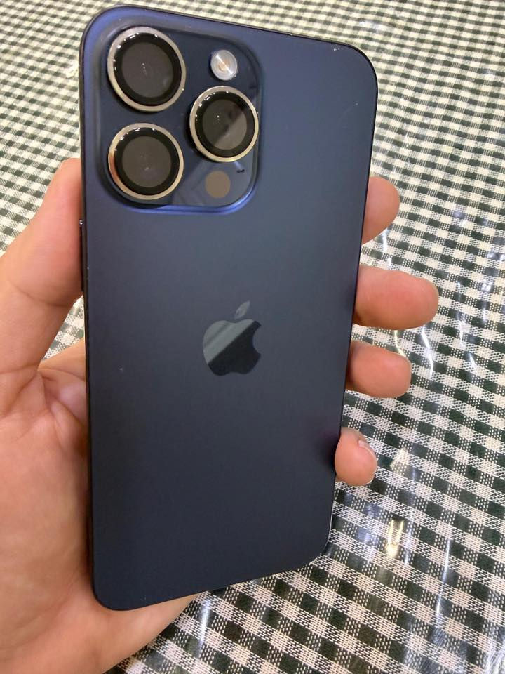 السلام عليكم
i phone 📱 15 pro max 

مستخدم نظيف جدا مكفول من الفتح والتبديل والشخط

 لون ازرق

البطارية 90% 

 ضمان ماستر شرق اوسط  ( شريحة فعلية) 

الملحقات : 

باكيت

كفر ماك سيف اصلي 

كفر حمايه كامره

السعر //// مليون و 50 الف 

بغداد / الدوره 

***********
