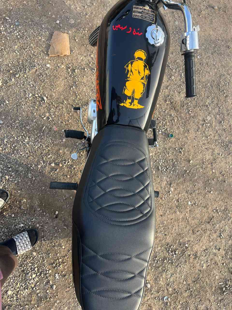 سلام عليكم دراجة للبيع تعميرة 26 مكينة سيجي نامة شاصي إرشا بوري رفيع بلاد السعر 800 أو بيهة مجال للطيبين العنوان الحفرية ***********
