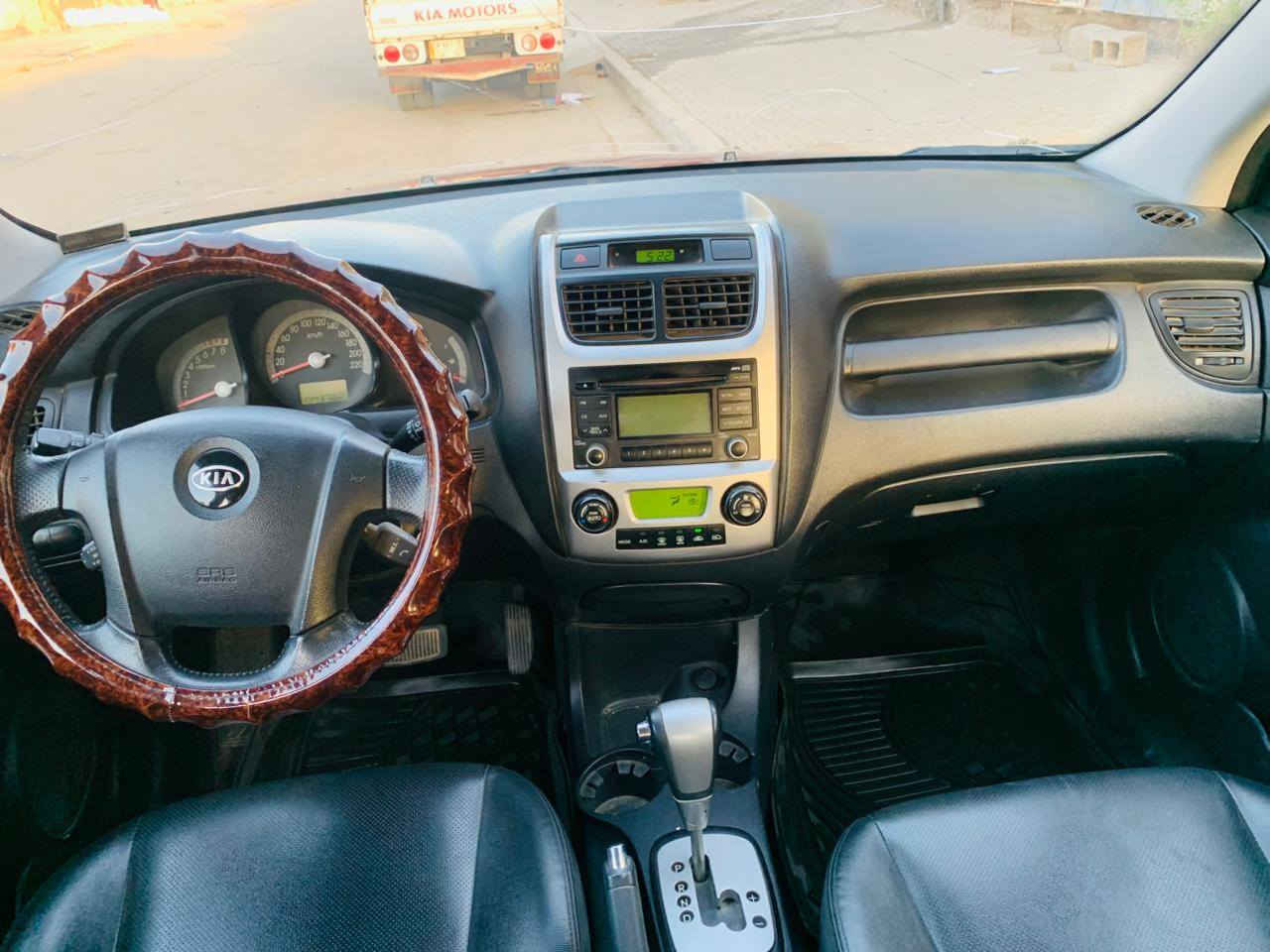 سلام عليكم
سياره  سبورتج موديل 2009 
مكفوله كفاله عامه من صبغ وضربه وتبديل سياره جديده
داخله  كله جديد و على وضع الشركة برغي ما مفتوح بيه
سيارة ماشيه ١٤٠ الف حقيقي. كير ومحرك مكفولات 
سياره صدر الأمامي والخلفي كله جديد حته دبلات جديده   
منضومه تبريد جديده  تبريده. ثلاجه 
مواصفات سياره معروفه
فتحه سقف سلايد
حساسات 
 كشنات تدفئه
 مري شفط 
سياره جديده وهزه جديده تحويل مباشر دينار ما تدفع عليه كبل تحول 
 السعر ١٢٥ وبيه مجال
مكان السياره بغداد 
***********
***********
