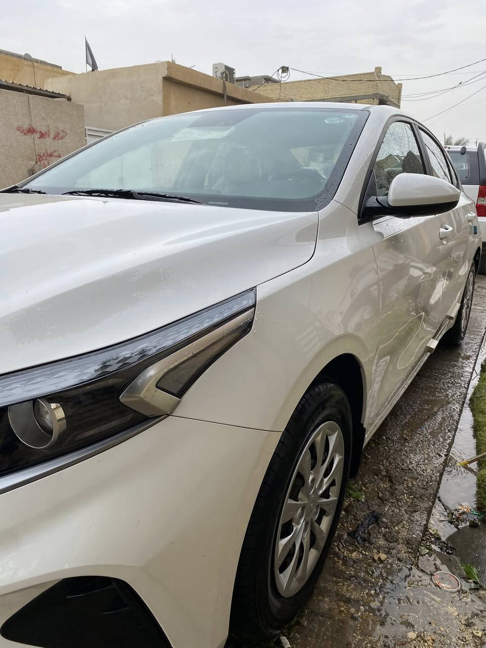 السلام عليكم

سيراتو موديل 2024

رقم اربيل مميز

-ماشيه 20 الف
- محرك 1600
- تبريد قطعتين
-لد نهاري
-داخل لونين
-حساس خلفي
- لايت عدسه
-حساس ضغط اطارات
-تحكم جهتين
- مثبت سرعة
-مانع انزلاق

مكفولة كفالة عامة بيها فقط بارد بالجاملغ الامامي

السيارة جديدة على وضع الشركة السعر (175)وبيها مجال

مكاني الصويرة/***********
