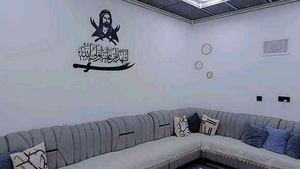 بيت للبيع100م جدآ مرتب وغرفتين نوم✌️ البناء صار5اشهر😍 ومنطقه راقيه وفرع راقي حي بدر فرع مول حسين 3فرع من تدخل😍خدمات ماء فول وكهرباء وتبليط 10امتار يبعد😊

#السعر مع الأثاث57وبدون الأثاث 49وبي مجال😊

***********واتس
*********** كركوك
