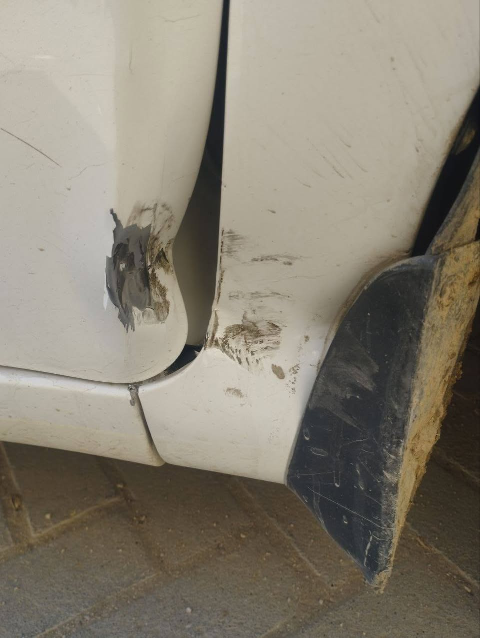 سيراتو 18
حادثها موظح وسونار موجود
ماشيه 160
نص فول مكينه وكير شرط
رقم بغداد 
سعرها. 138 بيها مجال بسيط
جوه ال36 لا تخابرني ولا تعبك ولا تعبني
***********
