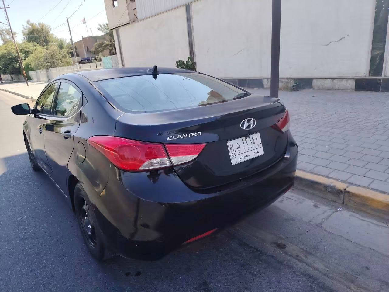 النترا للبيع 2013 وارد امريكي ضربتها بابين بدون دواخل سياره بسمي تحويل ثاني يوم سيارة مال جناي ومعتني بيها تبريد شغال مكفول كير ومكينا للتفاصيل *********** سعرها 98 وبيها مجال
