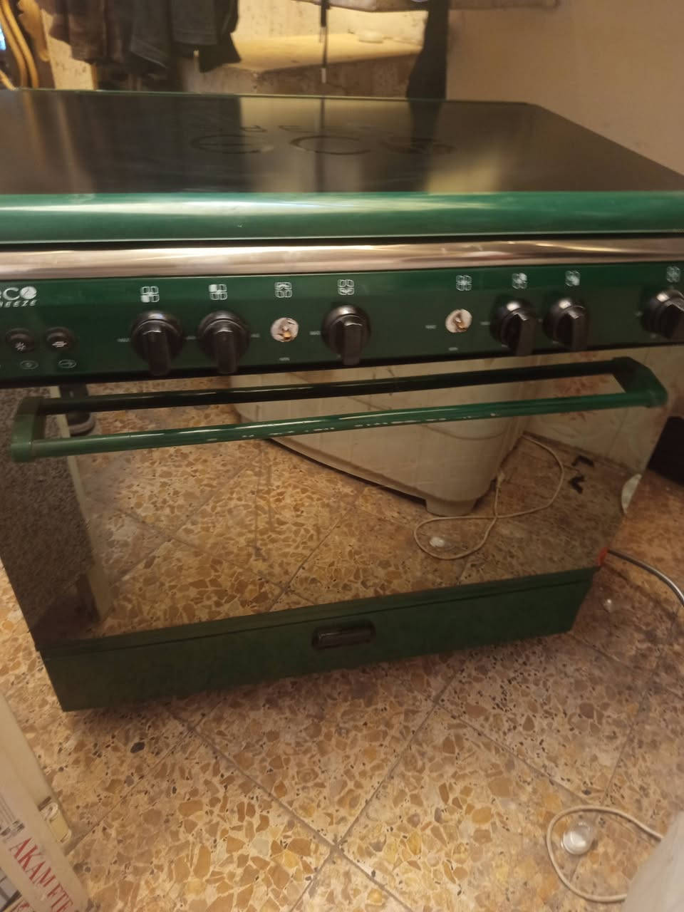 طباخ ايكو جديد ما مشتغل اقل لشهر بعده جديد كلشي بي شغال كامل عيونه وشغلاته كامله بعده كلش جديد سعر ٣٥٠ مكاني البياع 
***********
