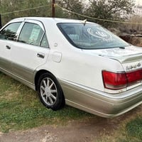 من رخصة آدمن الكروب سياره ملكه كراون جديده بمعنه الكلمه موديل 2004 رقم...