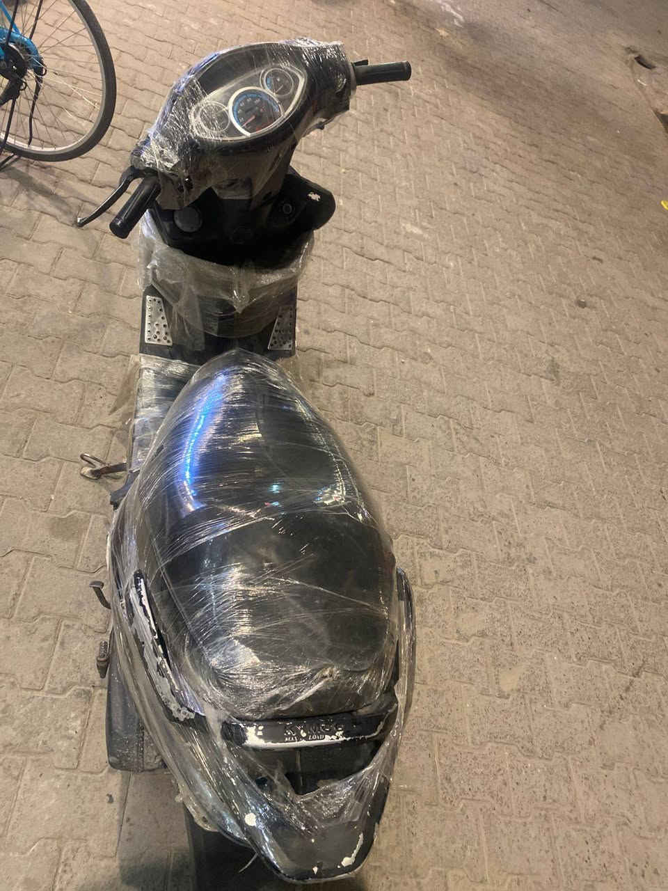 سلام عليكم دراجه كامكو جي فور مكينه مفتوحه اول مره دراجه نضيفه كلشي شغال كهربائياته شغال سعر 330بيه مجال مكاني نجف حي كرامه مراسله خاص او واتساب ***********
