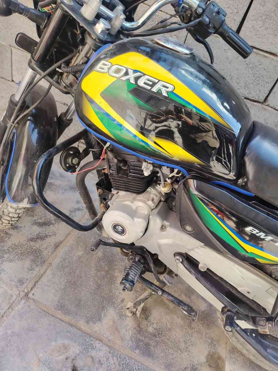 السلام عليكم بوكسر للبيع مديل ٢١ العنوان بغداد الحريه ***********
