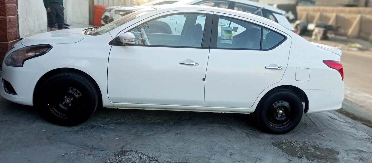 سلام عليكم نيسان سني 2025 رقم بغداد تحكم ستيرن جهتين تبريد قطعتين السياره مدوشمه الرضيه والكشنات  ومغلف الابواب بدون ضربه ولا صبغ ولا فتح ولا شد سياره جديده علا وضع الشركه مكاني بغداد ***********
