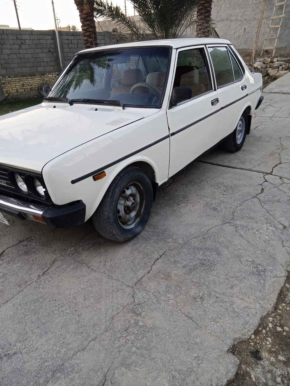 سلام عليكم فيات CL 131 موديل ١٩٨٠ رقم بغداد معمره جديد محرك كير اكسل بلادي تخم تاير جديد باتري جديد السعر ٥٠$ مكان السياره بابل للإستفسار ***********
