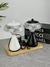 اباجورة كهربائية • شكل فطر • ابيض واسود