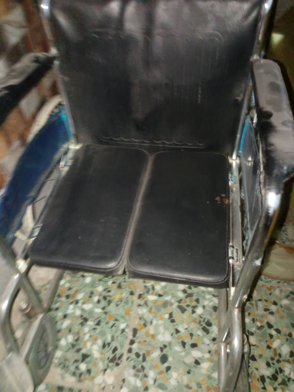 السلام عليكم
بطارية عربانة شحن مستعمل شغال فول شحن +عربانة عادية بحالة جيدة جدا للبيع بغداد 
تلفون ***********بي وات ساب والاسعار اثنينهم اريدهن ب160الف بيهم مجال بسيط
