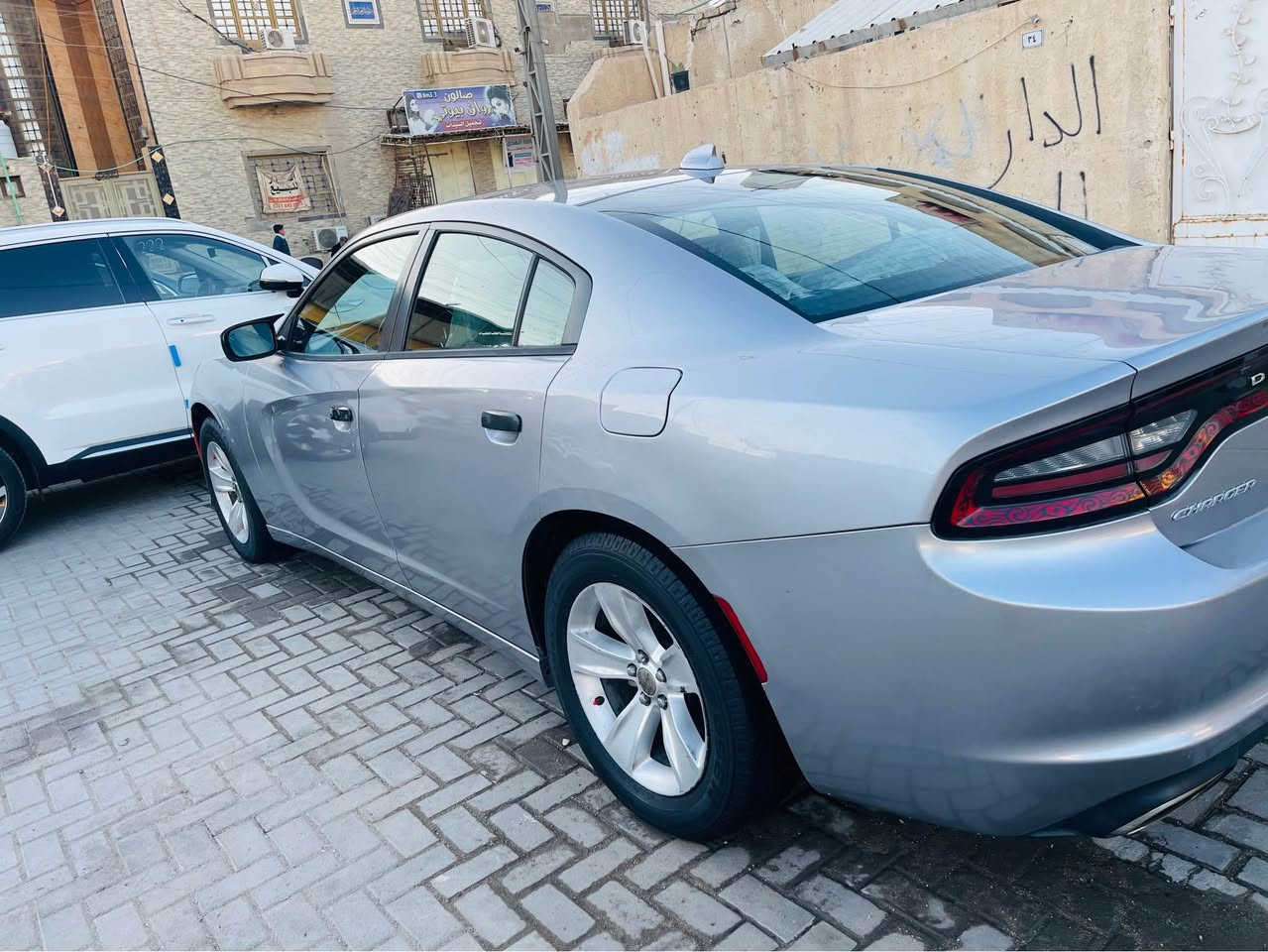 جارجر 18 اصل 16 
مواصفات معروفه Sxt
رقم بغداد وكاله
جاهزه من كل شي
مكينه وكير وحداده وتبريد وكهربائيات وتاير ويل 18 اصلي
بصره الاصمعي الجديد
*********** البصرة, العراق
