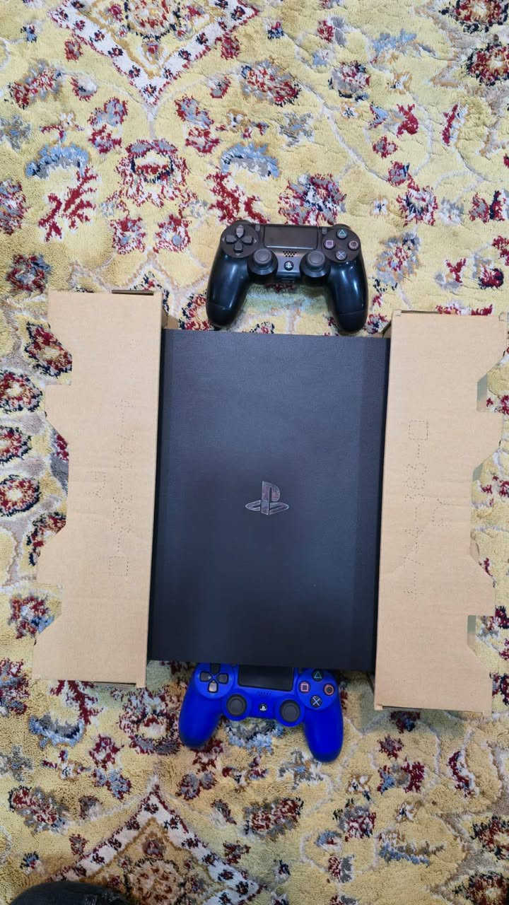 سلام عليكم بلي فور برو مهكر قرص ممفتوح لوك ستيكر ذاكرة 1تيرا جديد حيل ويا يدات عدد ثنين  كارتونه مالته بلي شخط ما بي بي 27لعبه سعرة 330 بي مجال مكاني ديالى بعقوبه منطقه شفته ***********
