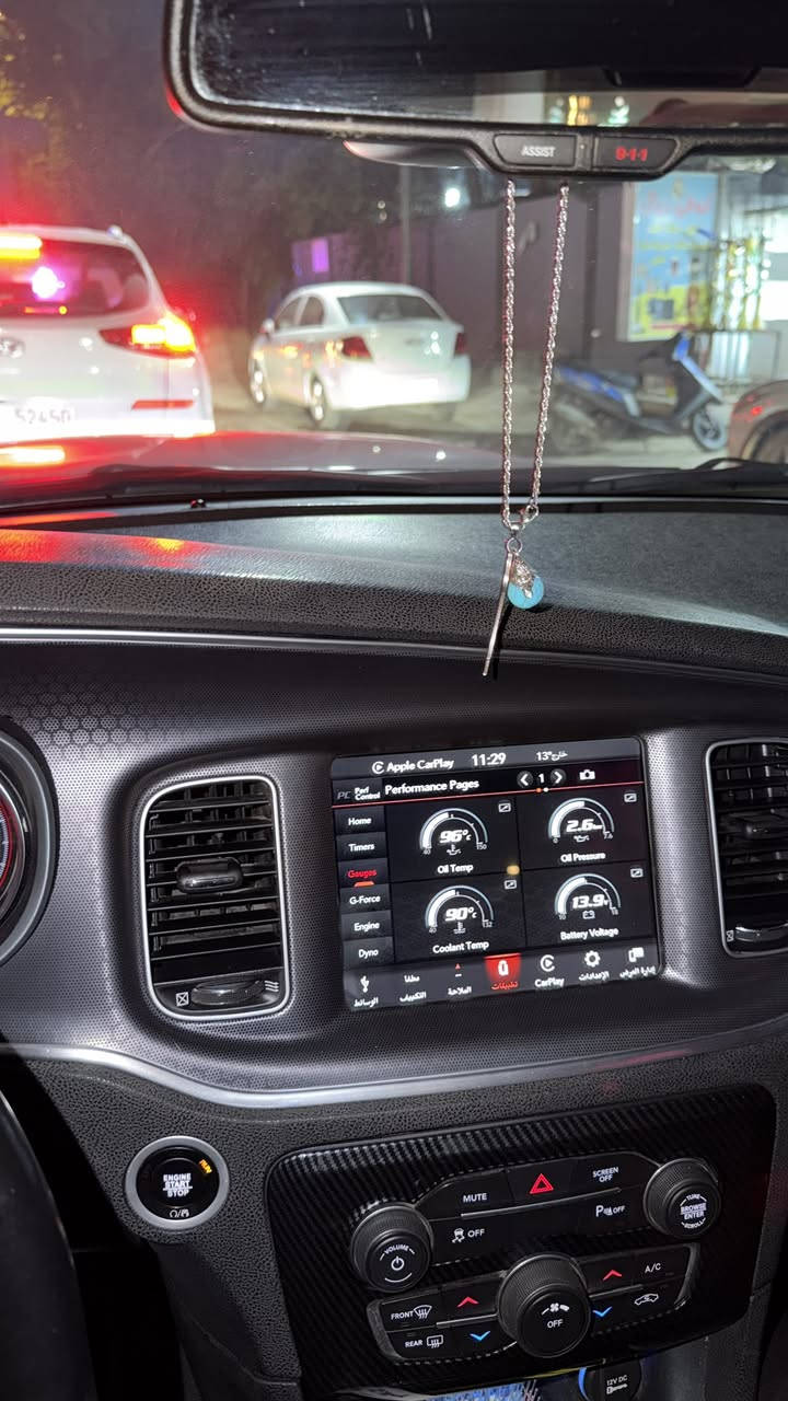 جارجر 2021 كندي
5.7 RT

سياره جديده مابيه نقص برغي 

كامله مكمله

ماشيه 31mi

بيه جاملغ وبنيد

السياره احلى من الصور

مكانه بغداد

السعر 19,300وبيه مجال

***********
