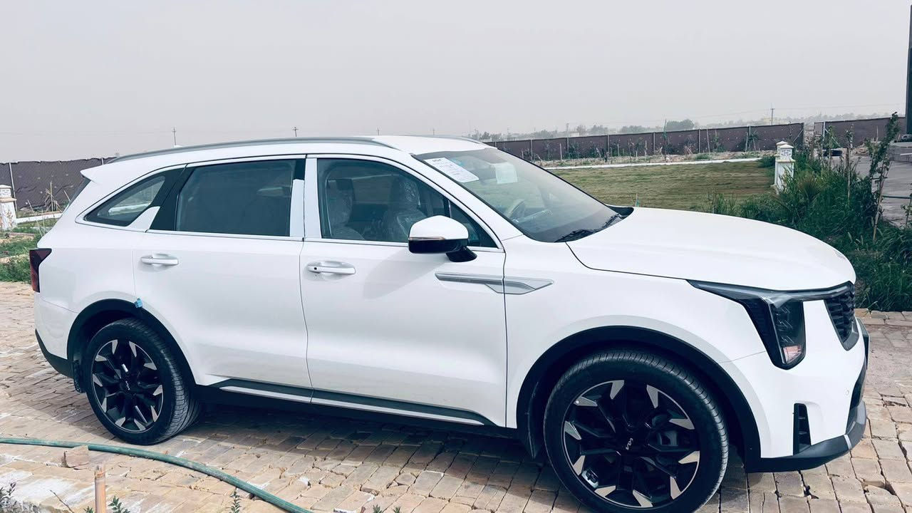 السلام عليكم سورنتو م 25 دوليه ابيض ماشيه 10 الاف كفاله عامه حتئ من الزلغ مكينه 6 كامرا وحدة ويل 20 بعدها ع ضمان  السعر315  وبيها مجال الشركه للاستفسار ع الرقم ***********
