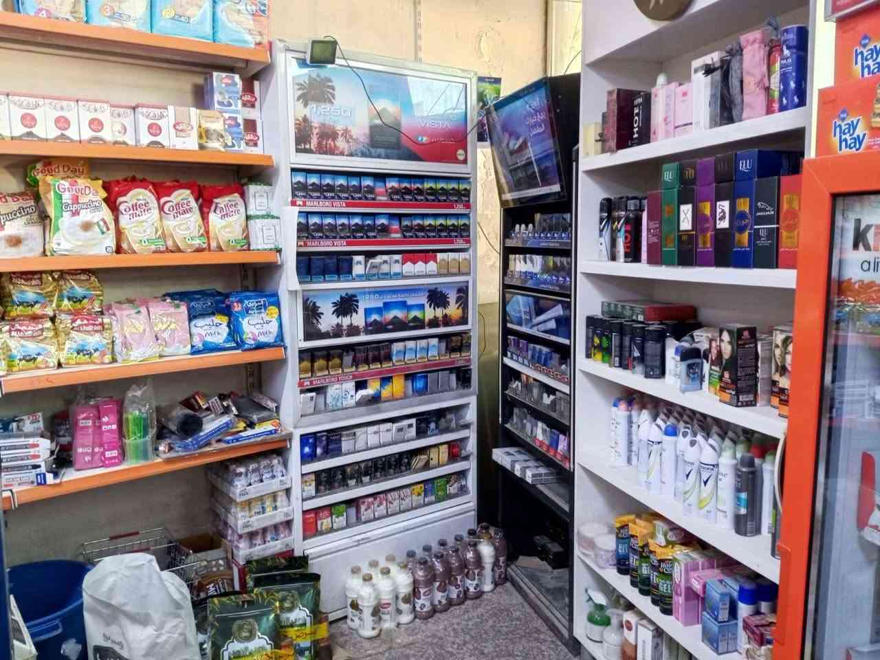 السلام عليكم ورحمة الله وبركاته
أسواق للبيع يحتوي على برادات عدد 17 عامودي 7شركه 
10 للمحل وبرادات عدد 10طرحي 3شركه 7محل
سفينه وسطيه على طول المحل ورفوف جداريه ايظا على طول المحل ويحتوي على مخزن ومبرده العالميه كبيره جاهزه مع الدكت موقع المحل حي الجهاد الملحانيه فرب مسبح الرافدين. ومقابيل قاعه الكرار. أي استفسار على الرقم *********** يوجد وات ساب. اسف خاص غير متواجد
