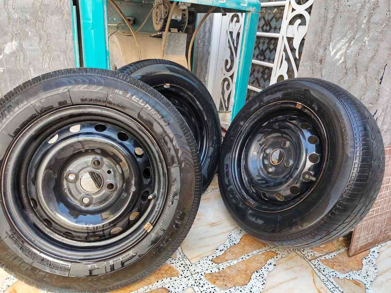 ويل حديد حجم 14 مع تاير عدد 3 ويل 
السعر 75 
موجودات بلكوفه
***********
