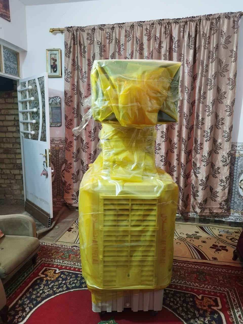 السلام عليكم ورحمه الله كونفيره شركه الظلال مشتغله عشره ايام ماخذها جديده ب 375 واريد ابيعها ب 325 وبيها مجال مكاني بغداد حي اور حسينيه المصطفى رقم *********** موجود واتساب ومازنجر
