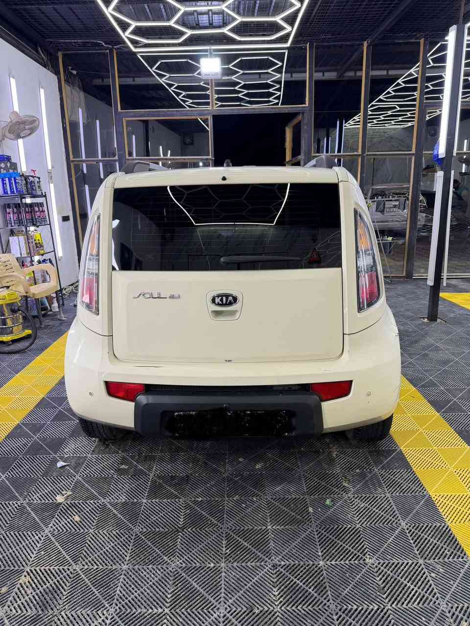 كيا  صول أدوات أدوات موديل  ١٤ كصه جنطه فول  مواصفات ‫ماعدا البصمه فتحه حساسات جاهزه تبريد ثلج الحدادية كير محرك تخم تاير كله جديد  بها أرقام السنوية توأم شرط الحاسبة  
السعر ٤٧ بيه مجال 

***********
