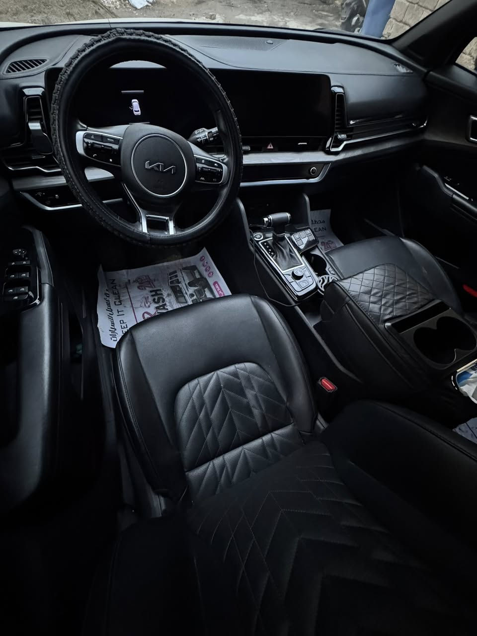 ***********
السعر : 21300  $‏
Year :  2024
‏Make : KIA
‏Model : SPORTAGE X-line
اللون : اسمنتي
سعه المحرك : 2.5 GDI
المسافه المقطوعه :  35000 mi
----------------------------------
🚘 المواصفات 🚘
وارد امريكي  🇺🇸
بصمه
بانوراما
شاشة العدادات ديجيتال
شاشه 
4 كاميرات
كراسي كهرباء
ذاكرة كراسي
تدفئة  مقاعد اماميه
تدفئة ستيرنج 
فرش جلد 
تحكم سرعه
تحكم مسجل
حساس امامي و خلفي
شاحن وايرلس
ويل 19
هاندبريك كهرباء
اضويه اماميه و خلفيه LED
نظام عرض الكاميرا
سستم سماعات harman\kardon
صندوق كهرباء
تشغيل عن بعد
بروجكتر 
حساس تجاوز
تحديد مسار
رادار امامي
‏DRIVE MODE
‏AUTO HOLD

----------------------------------
⭕️ حادث السياره الدعاميه الأمامية 
جاملغ والبنيد بارد فقط وافحص سونار وتأكد
