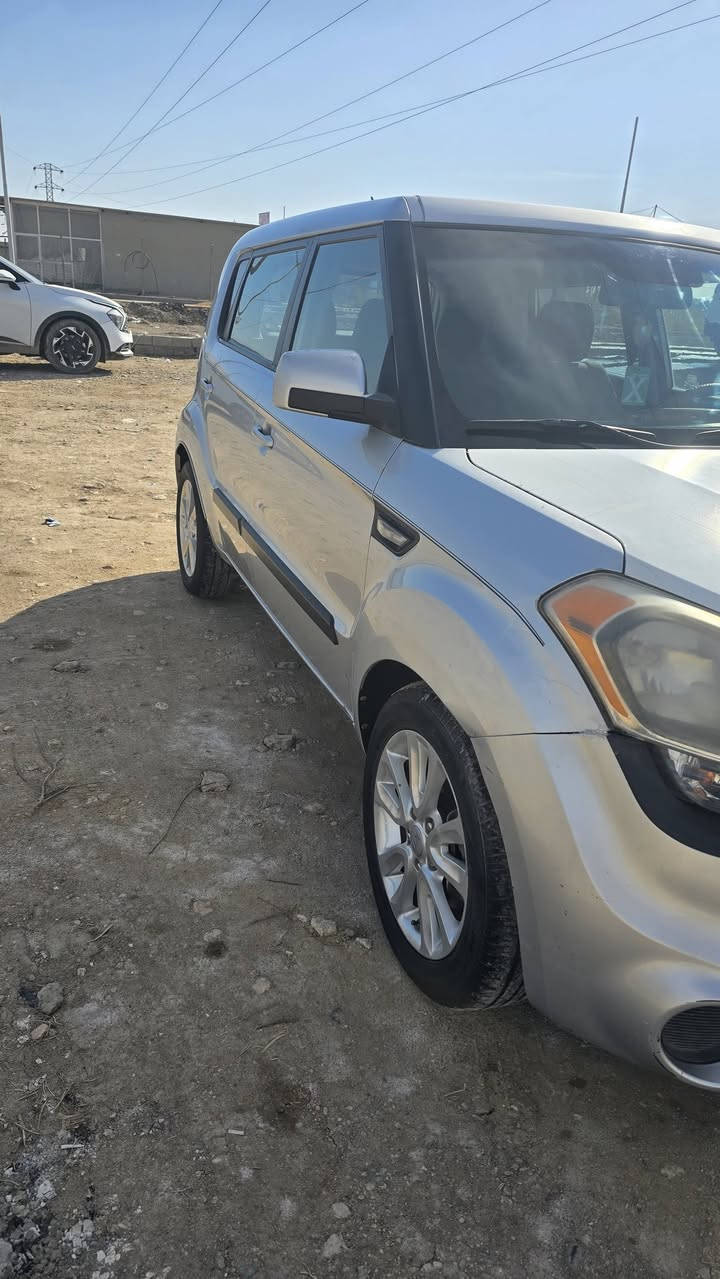 سلام عليكم كيا سول موديل 2013 امريكي محرك 1600 gdi السياره جاهزه ضرر قليل من البنيد والجاملغ الايسر ليبل واحد
داخل صاج لون مميز
رقم بابل باسمي 
***********
***********
