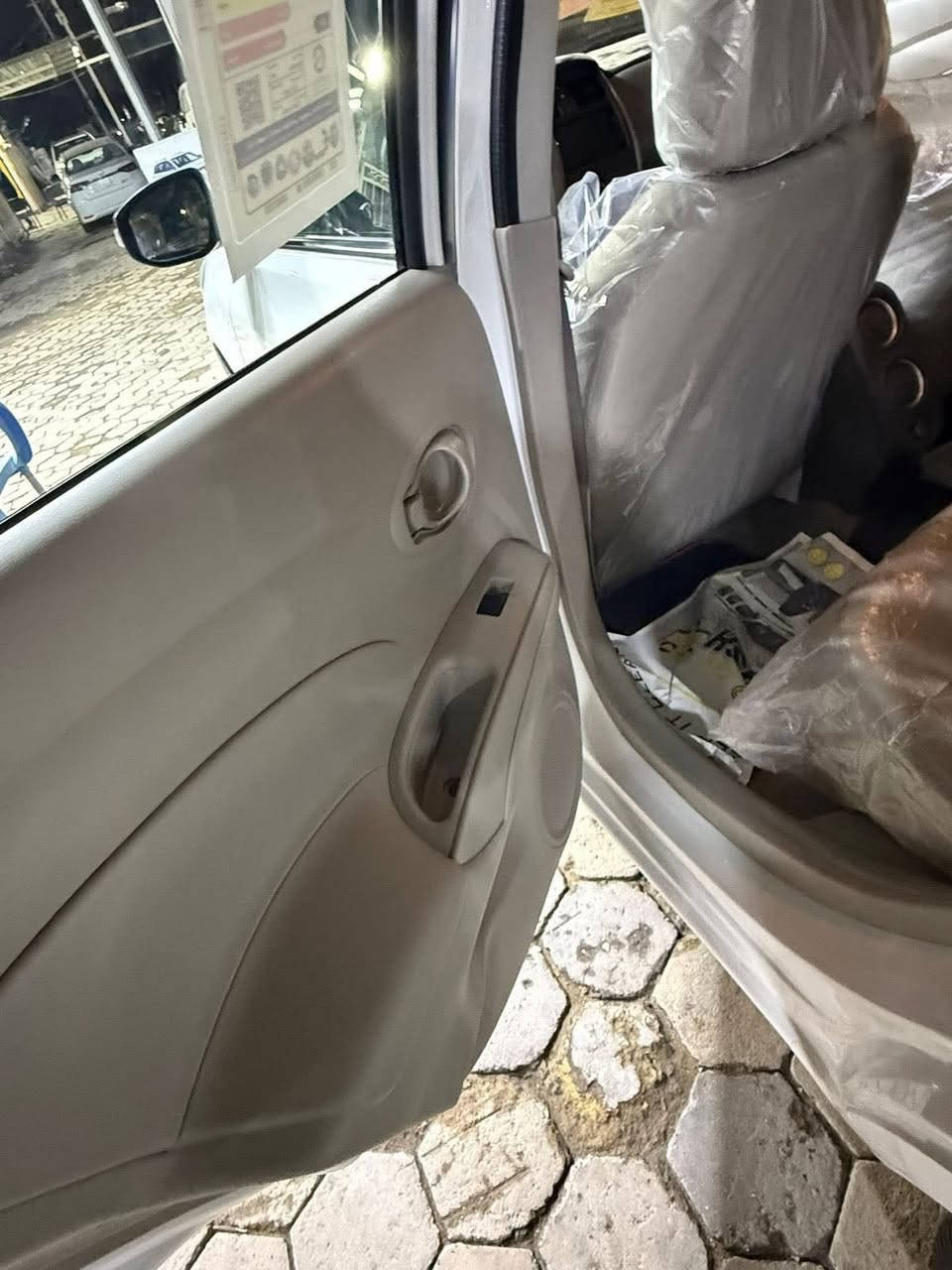 السلام عليكم نيسان2025  سياره كلش جديده لا شخط لا رصعه بسمنه تحويل ثاني يوم سعره 126 💸 ماشيه 37 مكاني بغداد كراده بارك السعدون  رقمي. ***********
