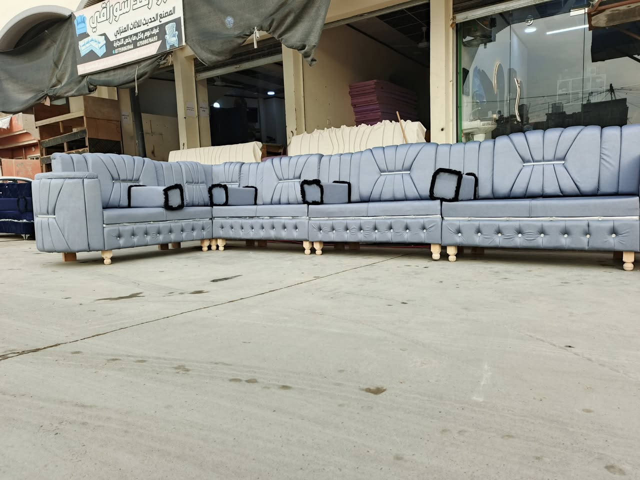 متاح ديوانات عراقية لبيع شرط ضمان سعر 450 الف معا 4 كوشات هدية  مواد خشب بلوك اسود 18 ميلي سفنج مميز اول 10 سنتيم تغليف الضهر معاكس يوجد خدمت توصيل داخل وخارج الموصل ***********
*********** يوجد واتساب ع رقمين
