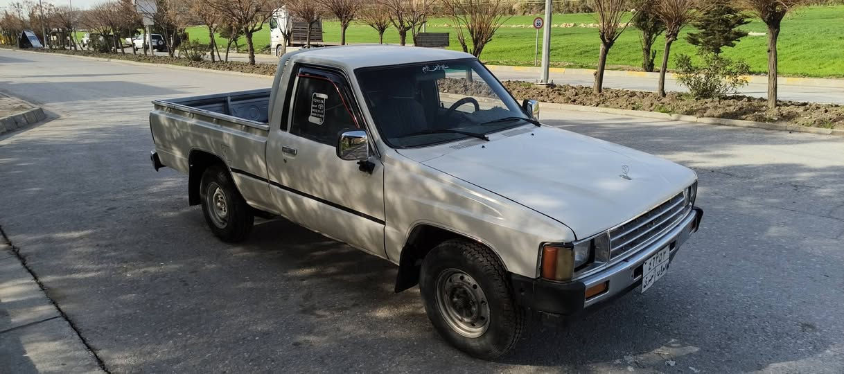 بيكاب مؤديل ١٩٨٥ ئارمى بلاسيك سليمانى به شه رتى غه رامه مه كينه سئ واى شه ش گير تايه ى تازه سعرى ٣٢وه ره قه شوين بازيان ***********
*********** السليمانية, العراق
