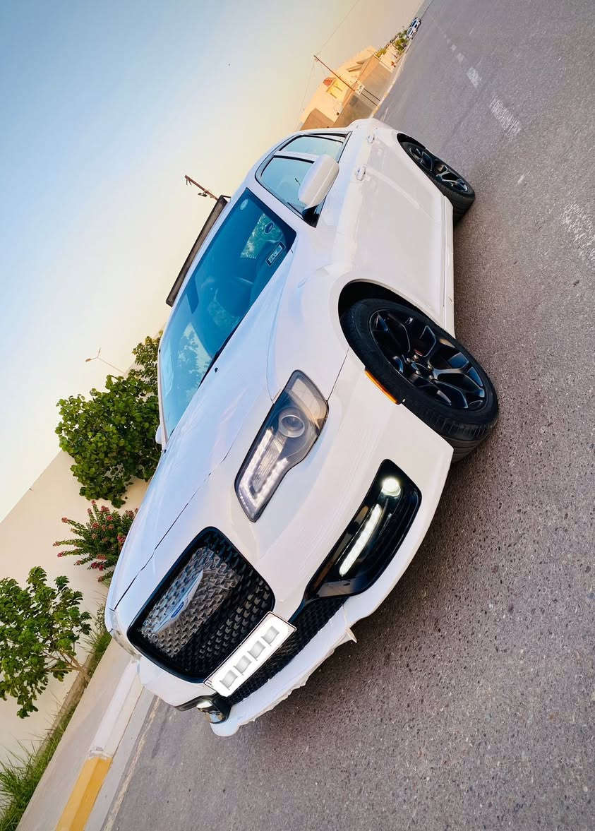 كرايسلر اوباما s 2015 كندي
رقـم اربيل انگليـزي الجـديد 
فول موصفات : 
🔹بانوراما 
🔹كشنات جلد فول كهرباء S
🔹منضومة زنون
🔹سستم صوت بيتس مع دمام 
🔹ويل 20 مع تايرات جدد انتاج 2026
🔹محرك 3600
🔹تو ويل
🔹صدر امامي خلفي جديد
🔹منظومة بانزين جديدة وكالة
🔹بجم محدث موديل 2023 لحية عريضة
🔹عليها صيانة كاملة وكذلك عدم وجود اي گلوب سيرفس بالدشبول
🔹السيارة كندية بدون ضرر هنا بالعراق صاير بيها ( خشم الجاملغ الامامي صبغ مع تبديل باب نفس اللون اصلي وكالة ) 
السونار مرفق مع الصور
ماشية: 130mi الف 
السعر : 205
مكان السيارة: الديوانية
للاستفسار : ***********
