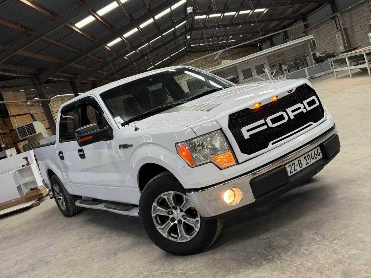للبيع فورد F150 موديل 2011
خليجيه وكاله نيفا  
سيارة قوية ونظيفة وجاهزة للاستخدام
محرك كير تبريد تدفئه صدر كله جاهز 
 بدون أي مصاريف.
✅ وارد خليجي  
✅ محرك 8 سلندر 5000 المرغوب
✅ تدفئه تبريد شغاله بدون اي ملاحظات 

المواصفات:  
• باب طويل بدي قصير  
• ويل 18 مال جمسي حديث  سعره 800   
• شاشة + كاميرا خلفية  
• كشن منفصل  
• درج في باب البدي لسهولة الاستخدام  
• اضافة منظومة غاز 80 لتر (اقتصادية بالصرف)

⚙️ الحالة:  
المكينة، الكير، التبريد والتدفئة كلها تمام وجاهزة.

📄 السنوية: أربيل باسمي – تحويل مباشر  
📍 المكان: بغداد

💰 السعر: 140 قفل سعر نهائي

📞 الاتصال: *********** بغداد, العراق
