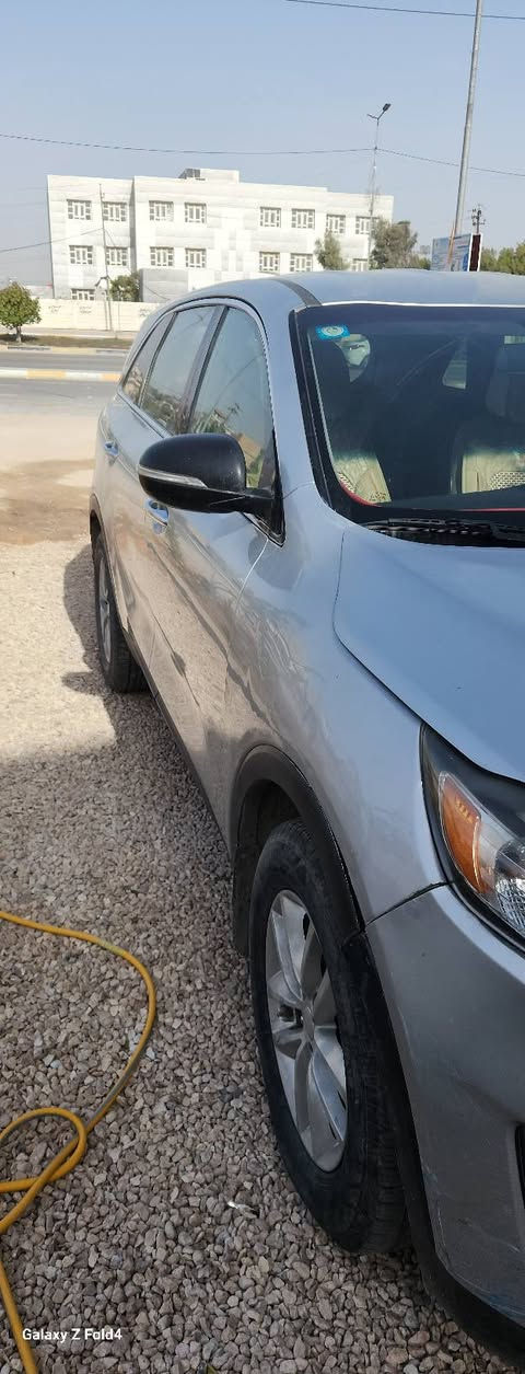 سلام عليكم سورنتو 16 بغداد بأسمي كفاله عامه والسونار مرفق مع الصور سعرها 150وبيها مجال  اي استفسار هذا رقمي *********** مكاني كربلاء المقدسة فيها ضربة جهة السائق مصلحة ٤ سندر ٥ راكب  ماشيه ١٥٠
