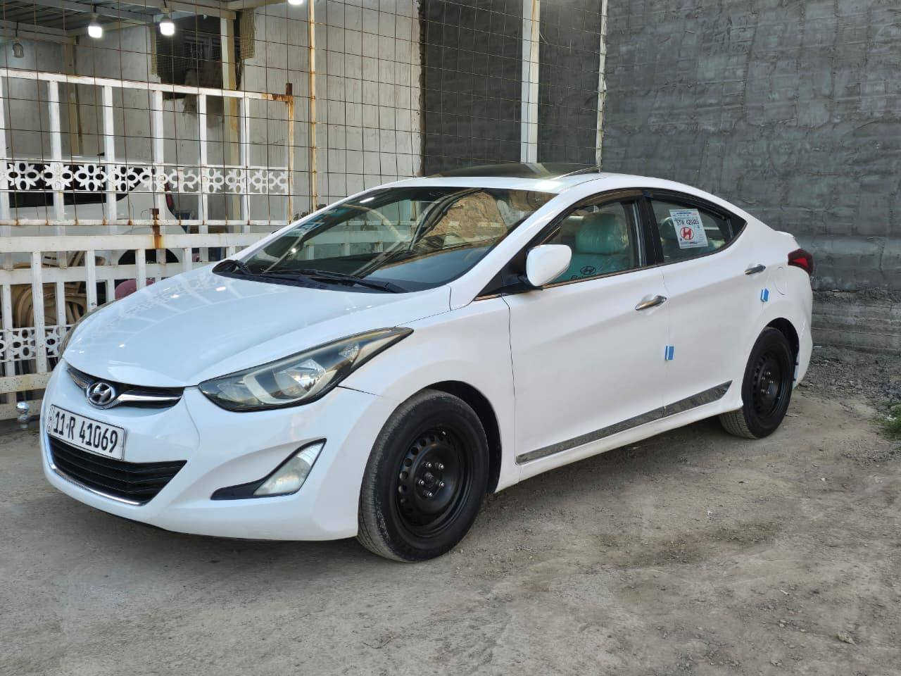 سلام عليكم النترا خليجيه موديل 2014 خليجي رقم بغداد محرك 2000 دوش كير محرك عشركه بيهه جاملغ أمامي
السعر ١١٨
***********
