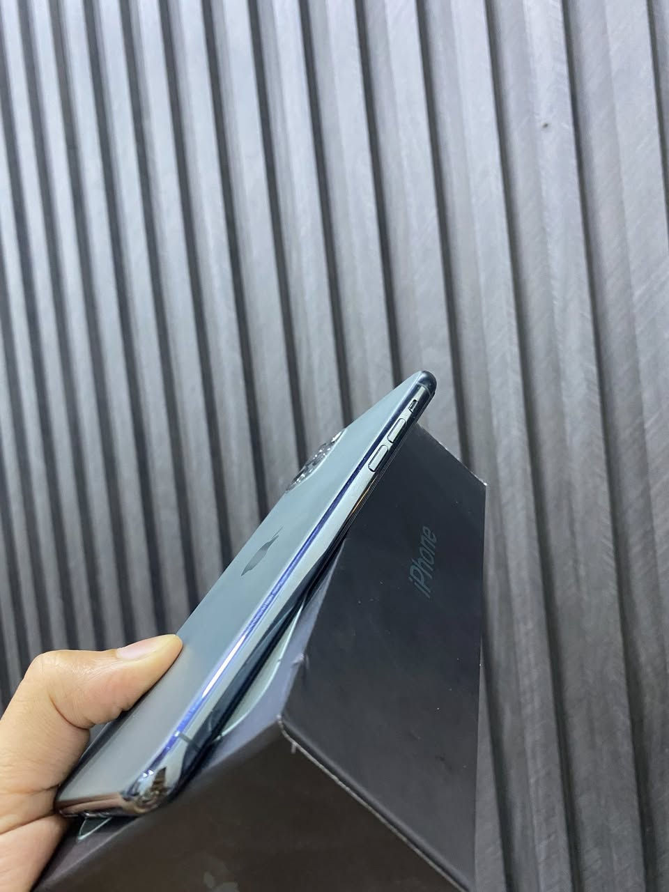 ايفون 11 برو ماكس بطاريه 77 ذاكره 256 نموذج m كامل ملحقات جهاز نضيف كلش زلغ مابيه وتر بروف مامفتوح كارتونه وشاحنه وياه السعر 375 وبيه مجال للشراي مكاني البصره ***********
