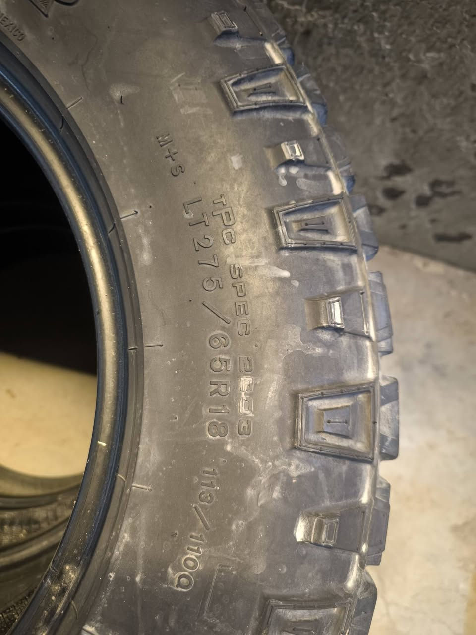 تخم تاير حجم 275/65 R18 
*********** اتصال
*********** وتساب
