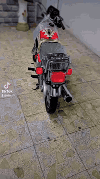 السلام عليكم شباب دراجه للبيع صاله اسبوع طالعه من الوكيل كنر،،***********
