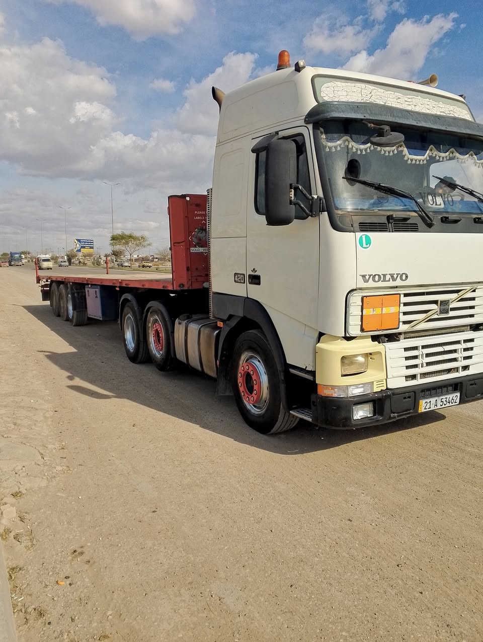 السلام عليكم فالفو للبيع موديل 2001 سنكل إمامي تخم تاير راس وعربانه محرك وكير واكسل قمارة علئ الابلاد كفاله عامه العنوان كركوك ملاحضة السيارة شرط تحويل السعر دفترين وبي مجال قليل رقم الهاتف ***********
