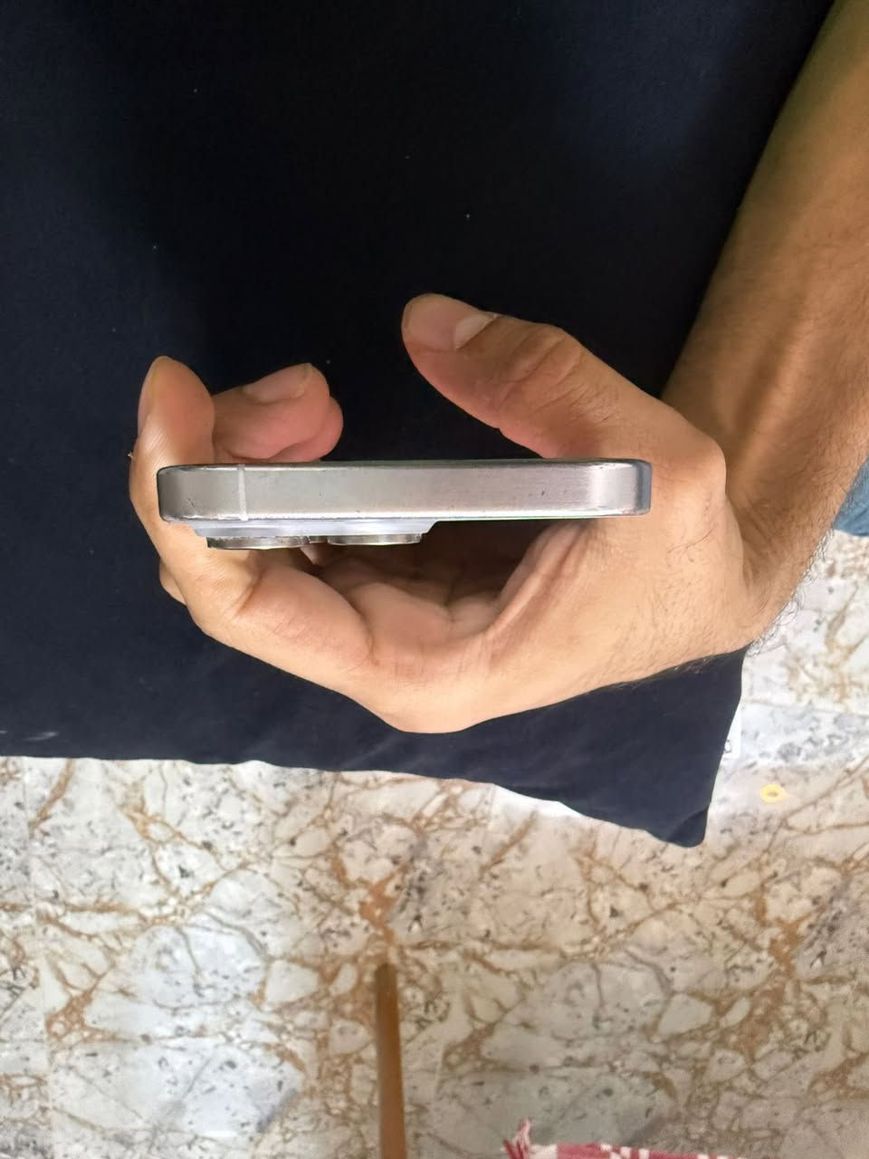 ايـفون 15 بـرو ماكس 📱 
الجـهاز مامفتوح فقـط كامراته الخلفيه وصخه 
لو تبديل لو تنضيف 
الجهاز ذاكره 256
دبـل سيمـكارت 
بطاريه 82 مايصرف 
نضافته كدامك 
هاذا رقمي وتساب :*********** 
ادخل وتساب وبيك خير وتدلل🤍
