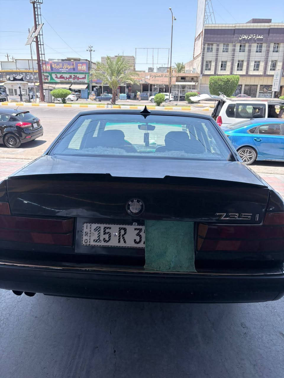 من رخصت الادمن 
سياره بي ام دبليو
موديل:91
لون:اسود
سياره غنيه عن تعريف 
صدر امامي وخلفي جديد
تخم تاير جديد 
تبريد شغل جديد شغال ثلج 
مكينه وكير مكفولات
سياره جاهزه ماناقصه برغي واحد سعر 55ورقه وبيه مجال حك جيه
العنوان عامريه الفلوجه ***********
