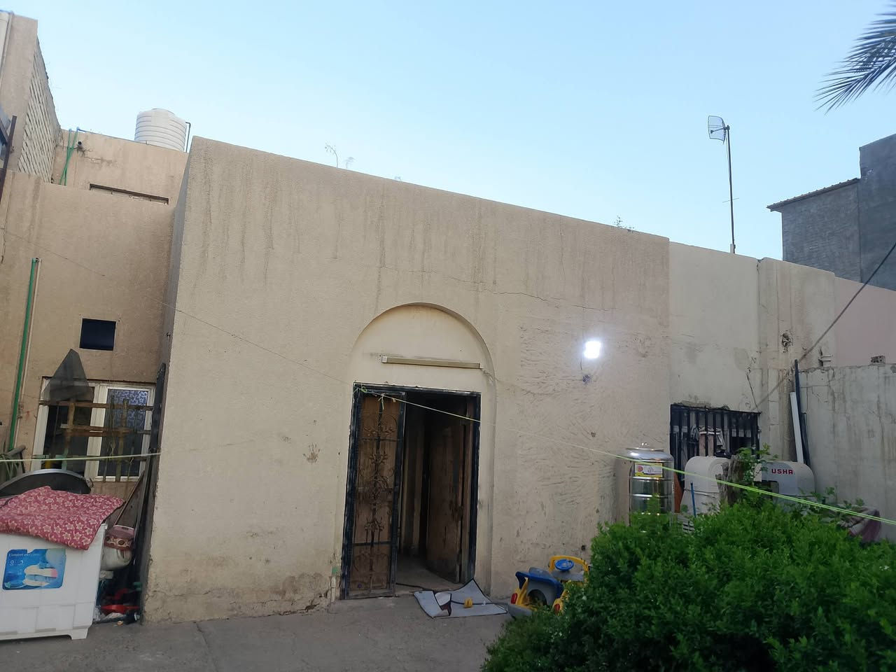 السلام عليكم
بيت للبيع الزعفرانية منطقة الشموخ 
المساحة 250 متر 
للتواصل 
***********
