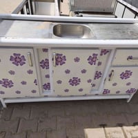 كاونتر متر ونص نظيف جدا  07802277595